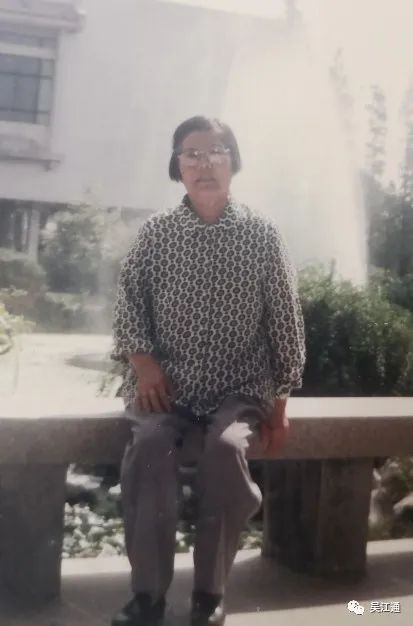 袁佩珍退休后_副本.jpg